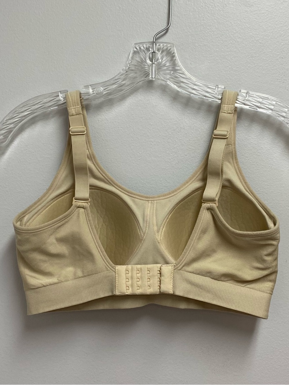 Body & Bra soft beige wireless bra size medium 34C/D - Picture 2 of 2